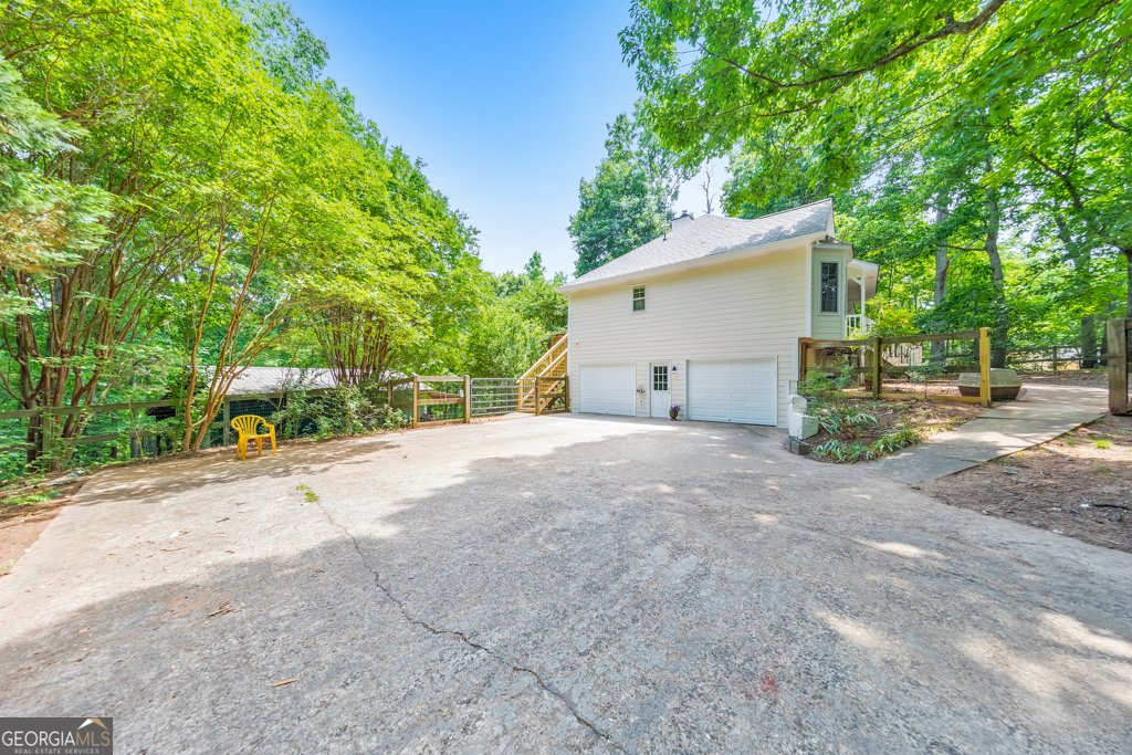 623 Peachtree Drive White - Photo 36