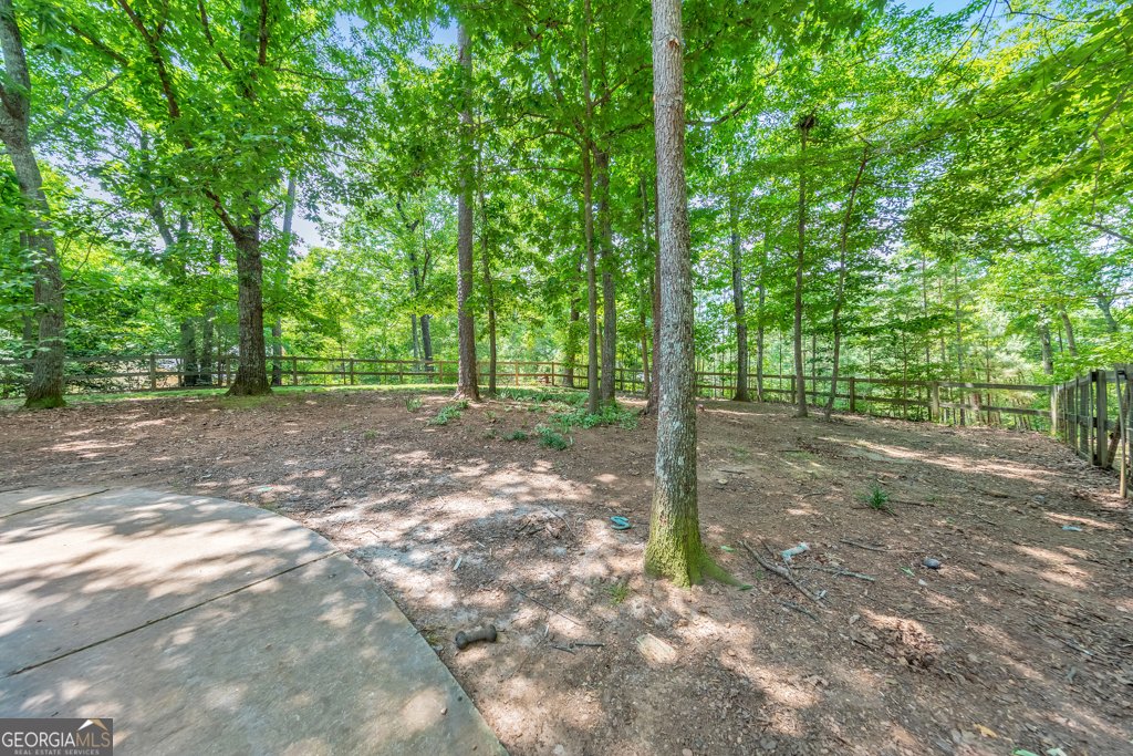 623 Peachtree Drive White - Photo 37