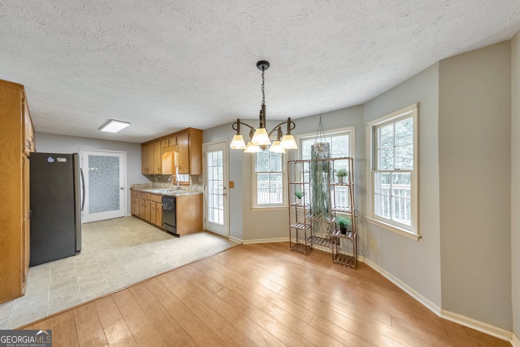 623 Peachtree Drive White - Photo 6