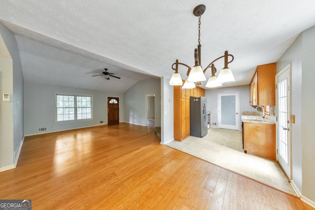 623 Peachtree Drive White - Photo 7