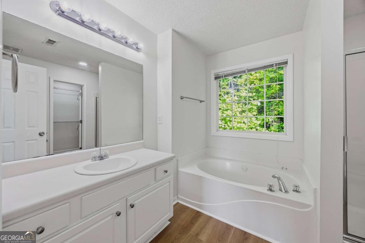 1094 Cliftwood Drive Riverdale - Photo 7