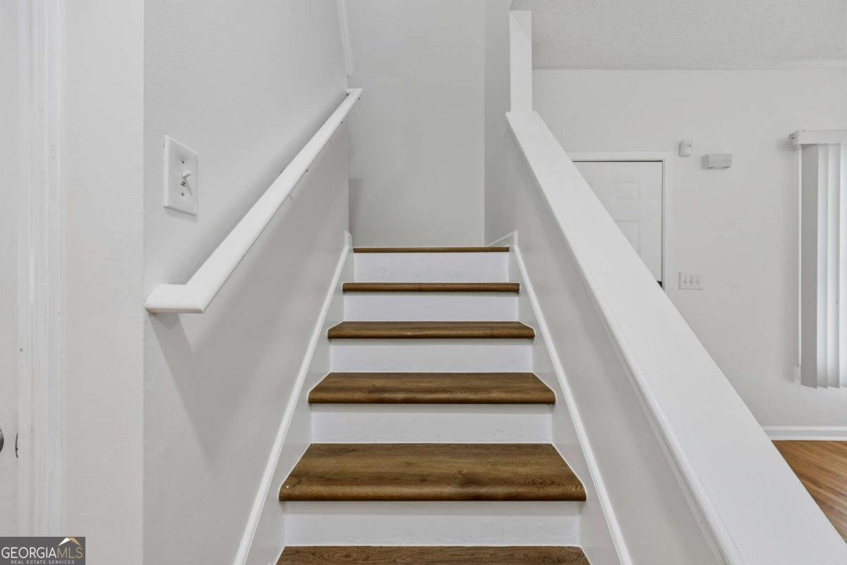 1094 Cliftwood Drive Riverdale - Photo 9