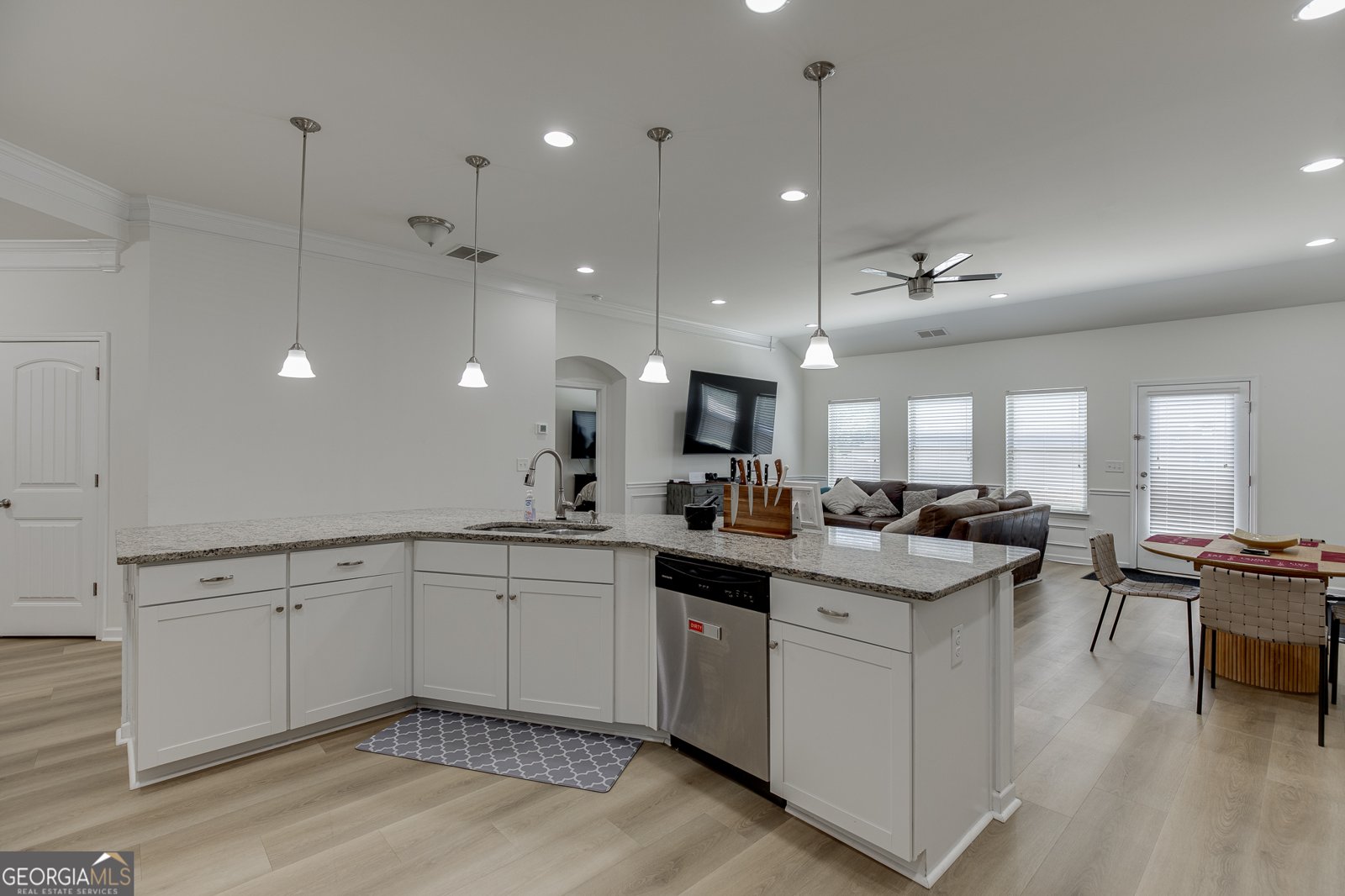 381 Eagles Bluff Way Hoschton - Photo 8