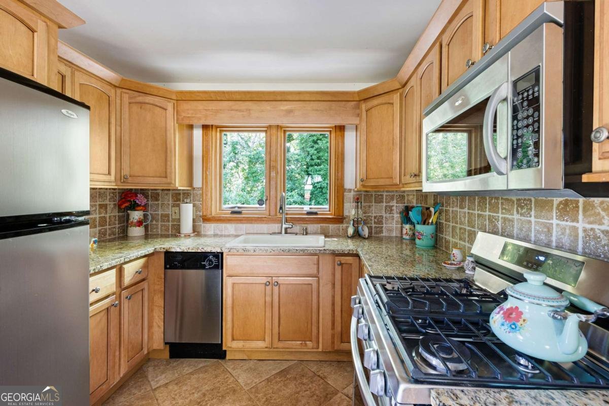 3366 Woodview Drive Smyrna - Photo 12