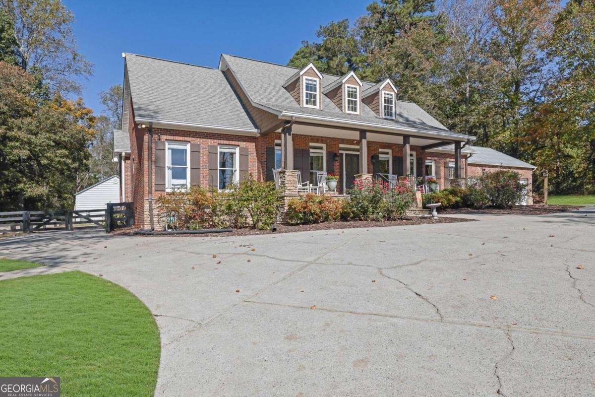 2325 Mountain Road Alpharetta - main photo