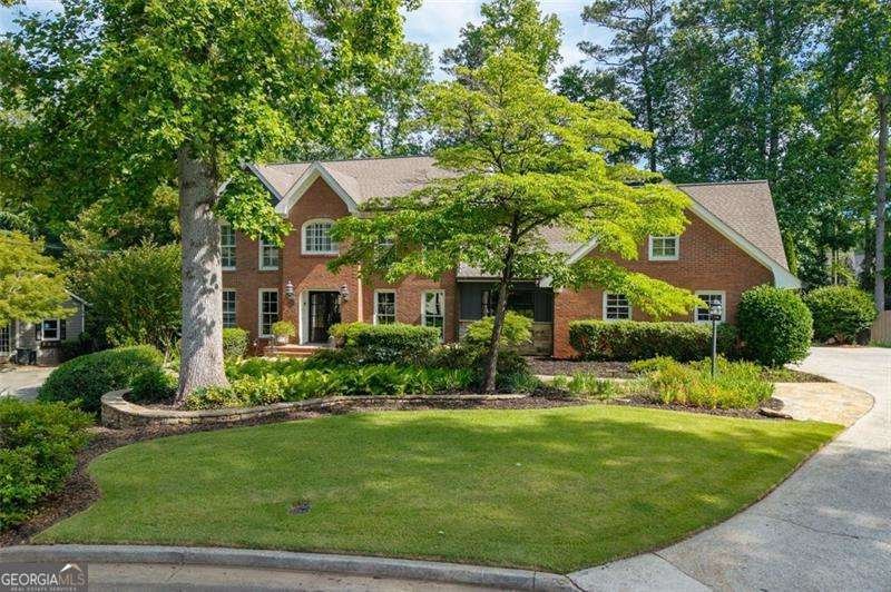 1018 Redfield Lane Atlanta - main photo