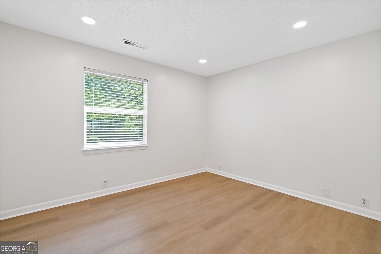 83 Dunwoody Springs Drive Sandy Springs - Photo 22