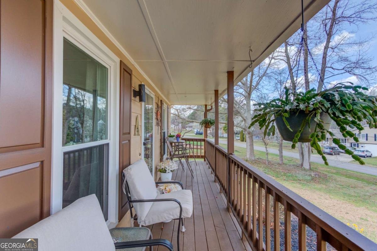 1521 Hunters Cove Auburn - main photo