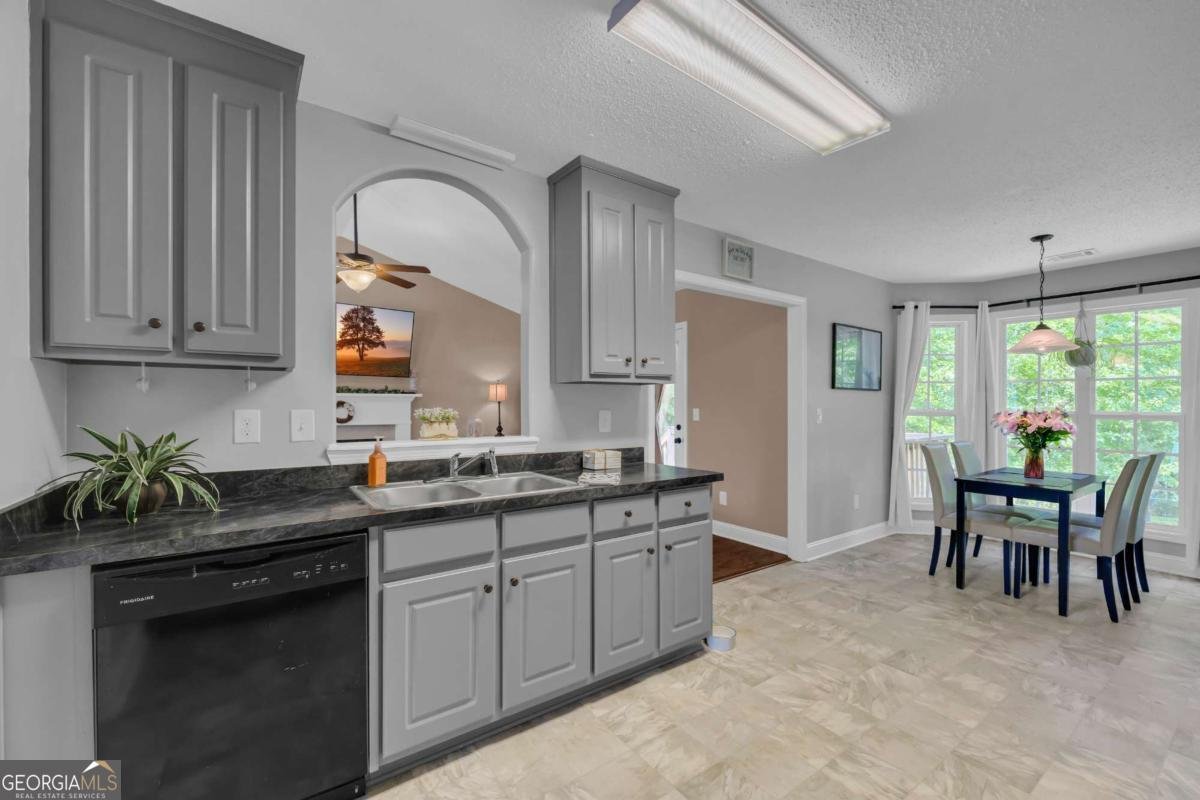 335 Elizabeth Court Colbert - Photo 10