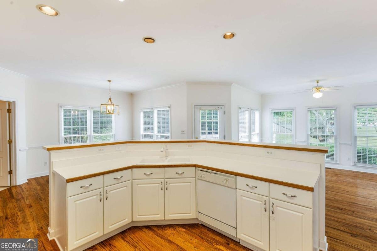 184 Rugby Drive Suwanee - Photo 11