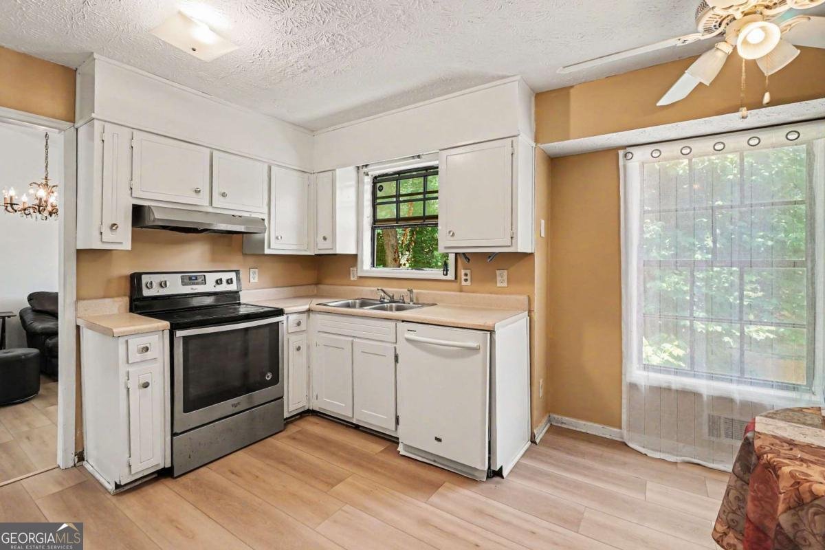 4568 Plum Orchard Court Stone Mountain - Photo 8