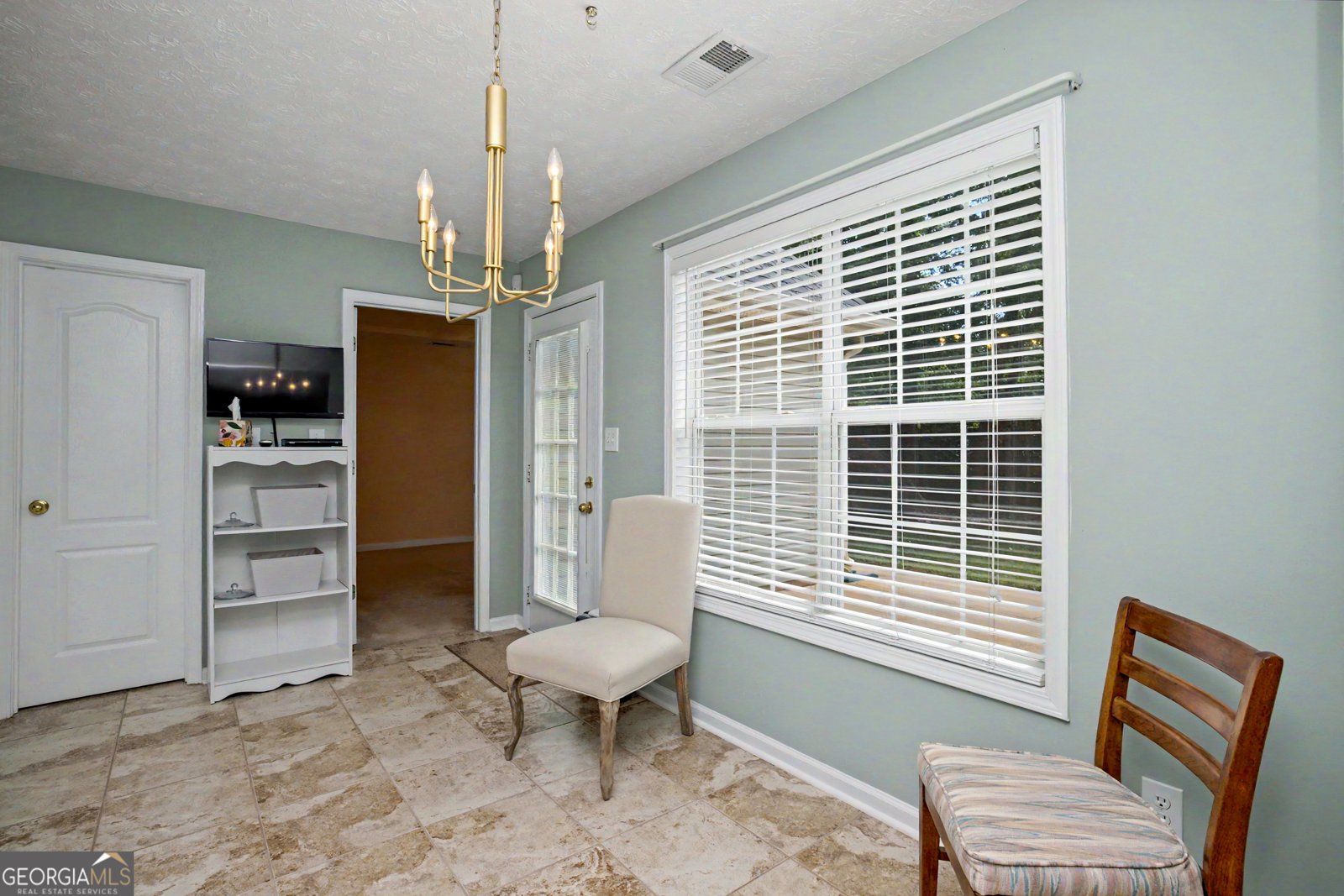 240 Albertas Court McDonough - Photo 12