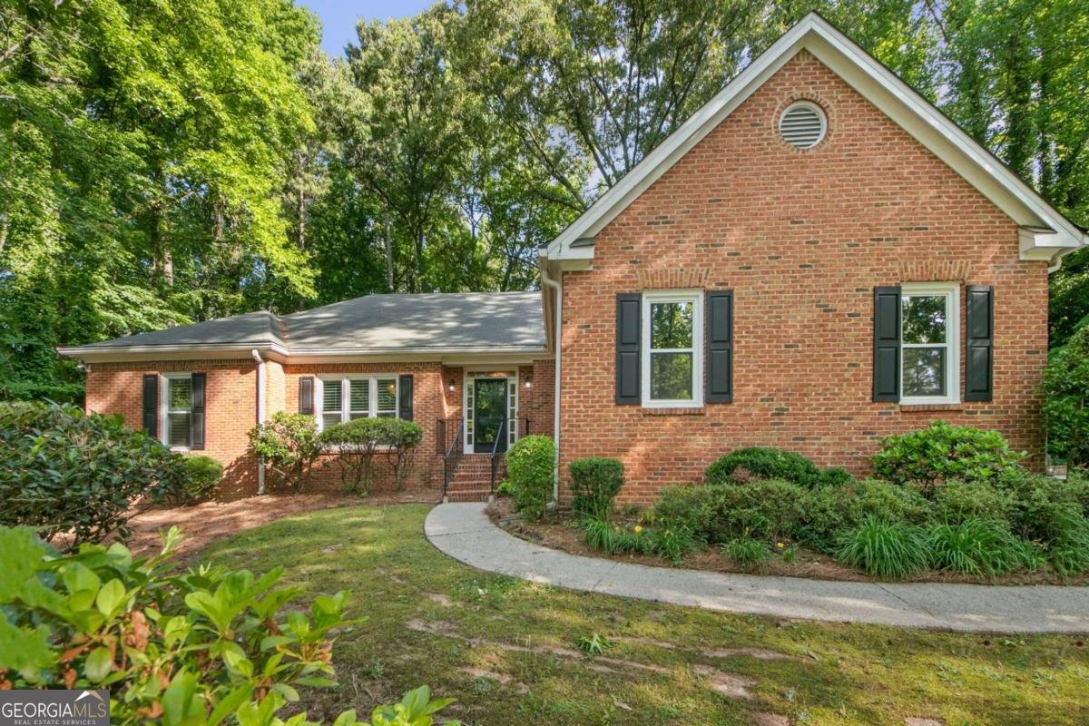 1055 Downing Court Marietta - main photo