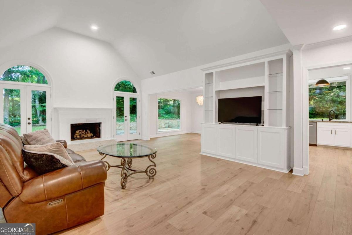 1055 Downing Court Marietta - Photo 6