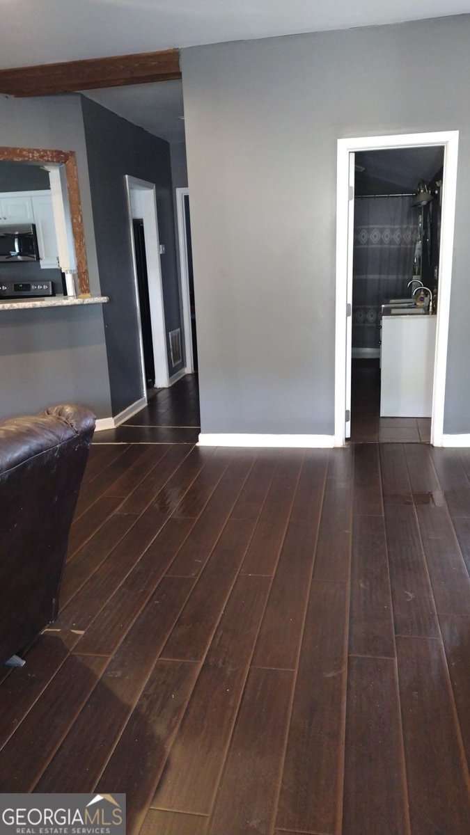 136 Hill Street Commerce - Photo 8
