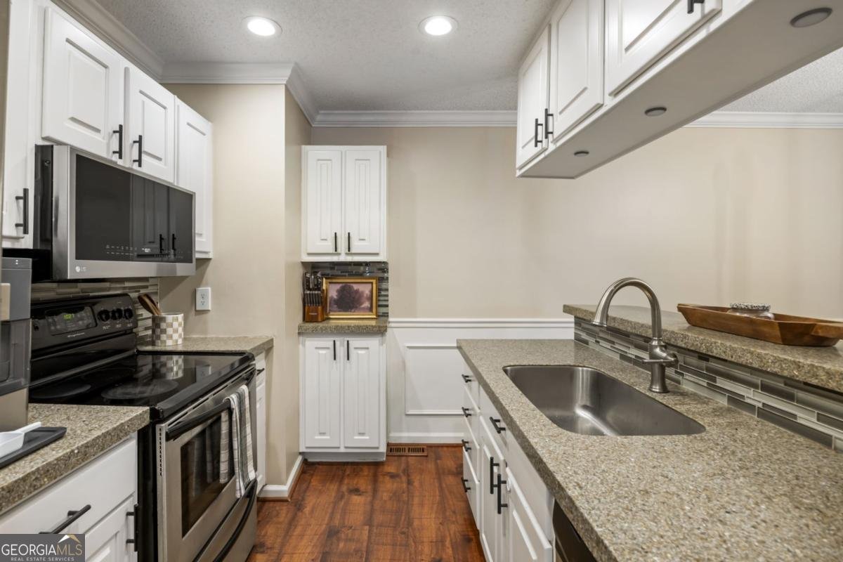 1048 Creatwood Circle Smyrna - Photo 11