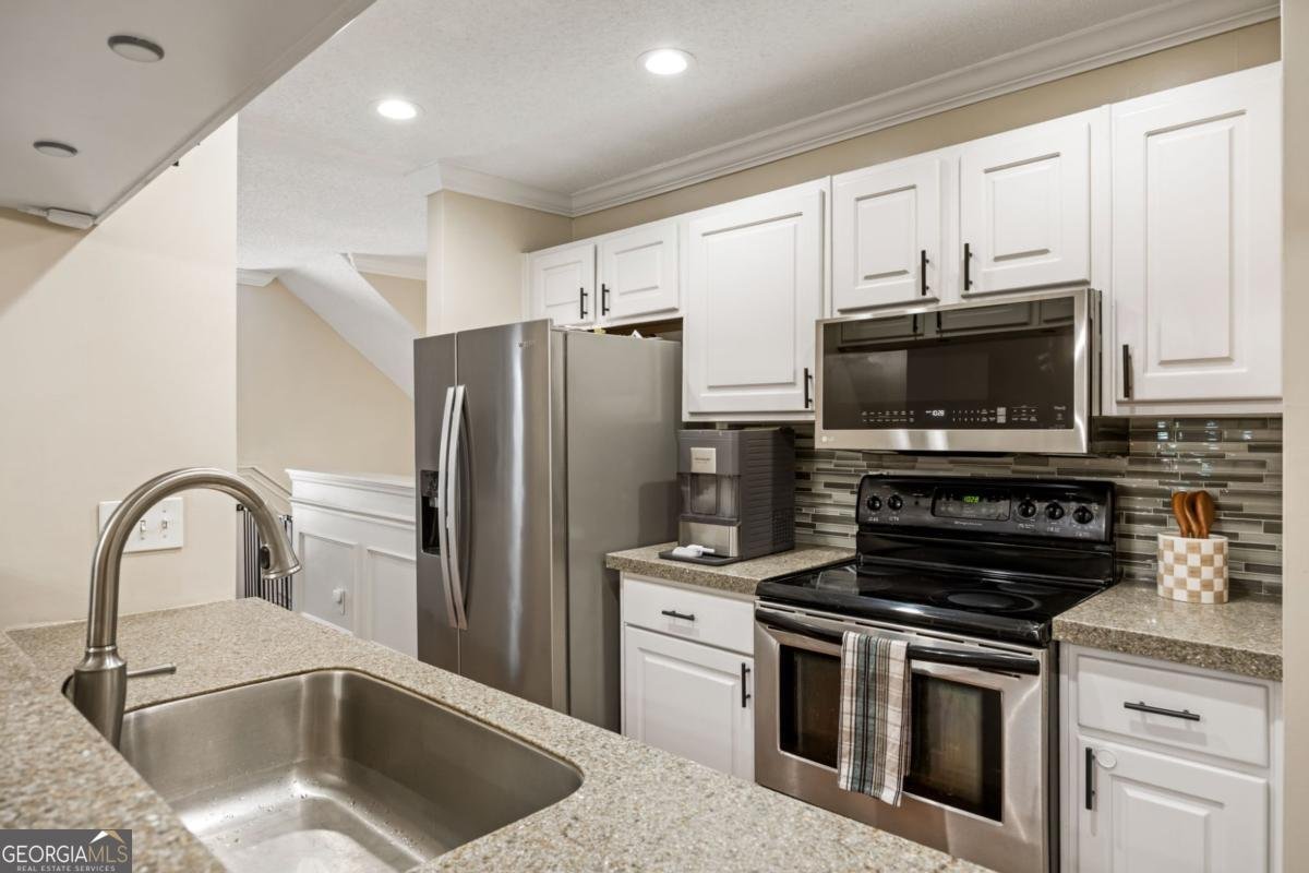 1048 Creatwood Circle Smyrna - Photo 13