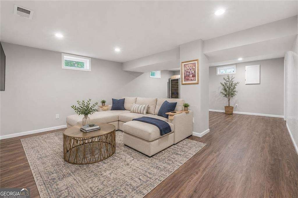 9715 Pond Circle Roswell - Photo 10