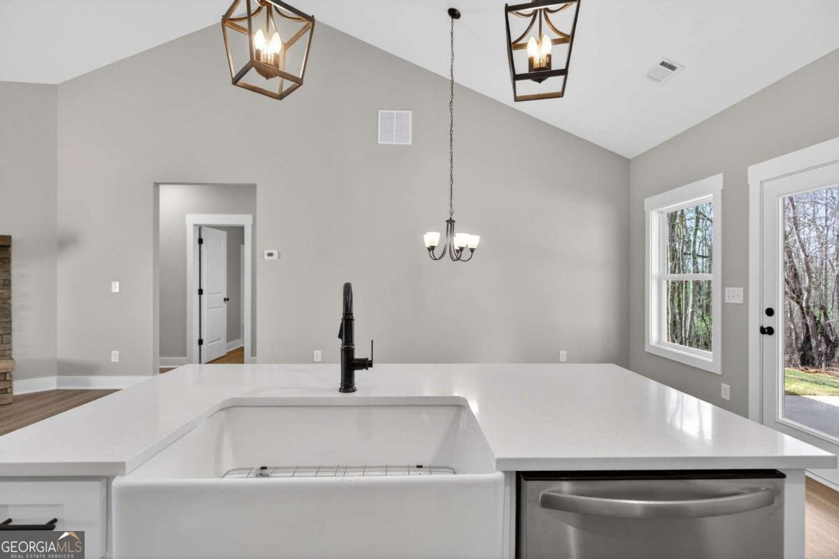 423 Relay Road Silver Creek - Photo 11