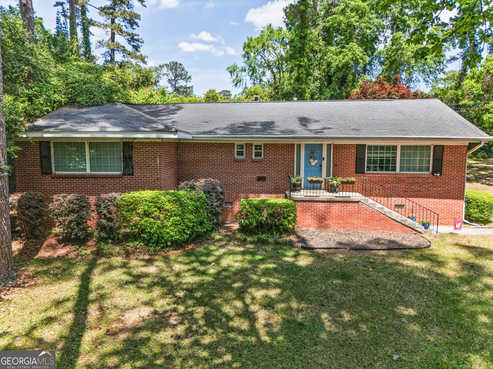 201 Lakeside Drive Milledgeville - main photo