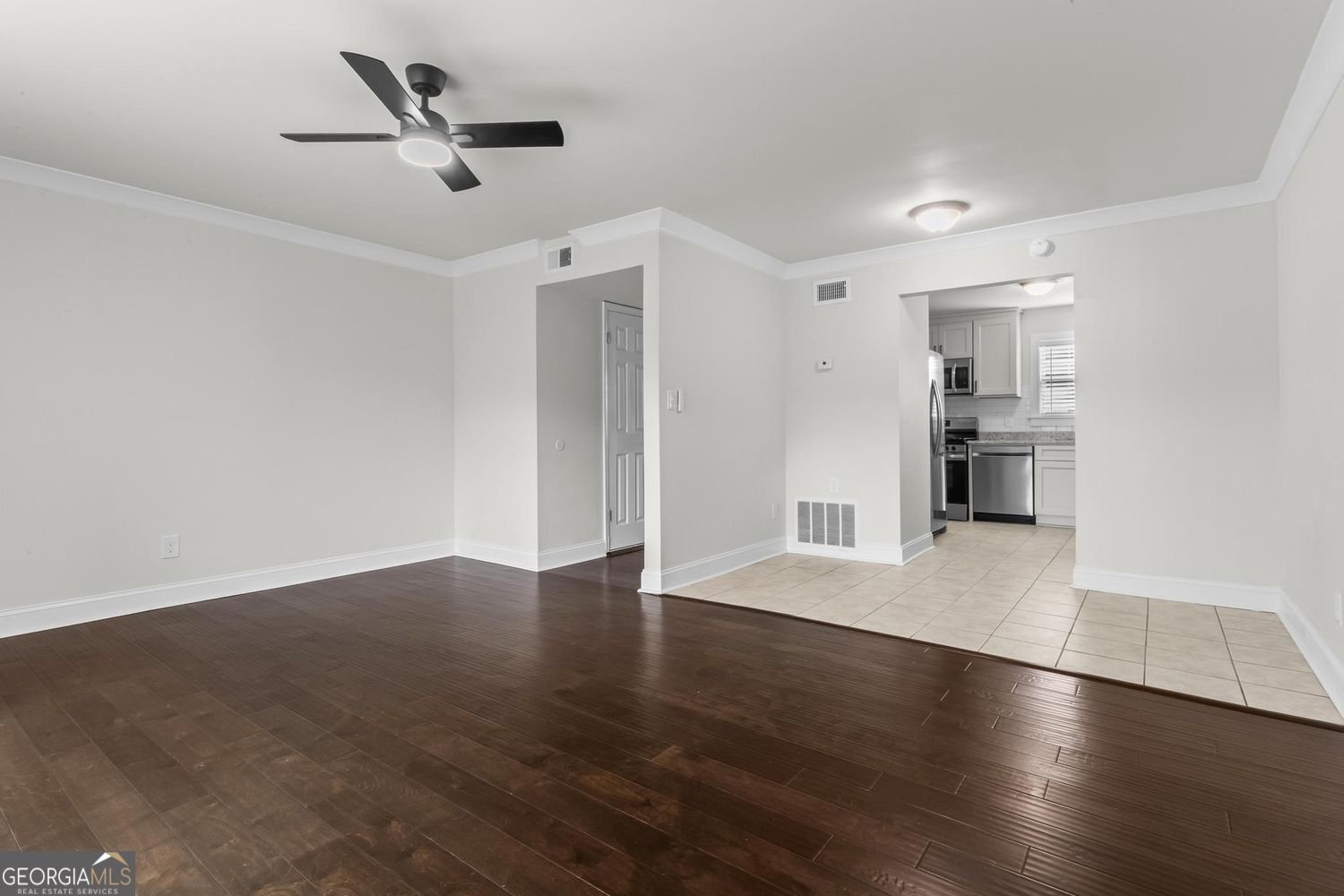 5621 Kingsport Drive Sandy Springs - Photo 9