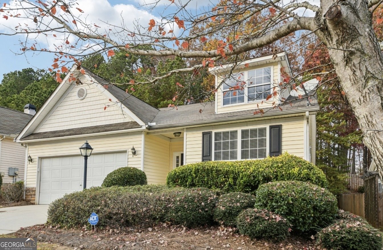 564 Goldfinch Way Stockbridge - main photo