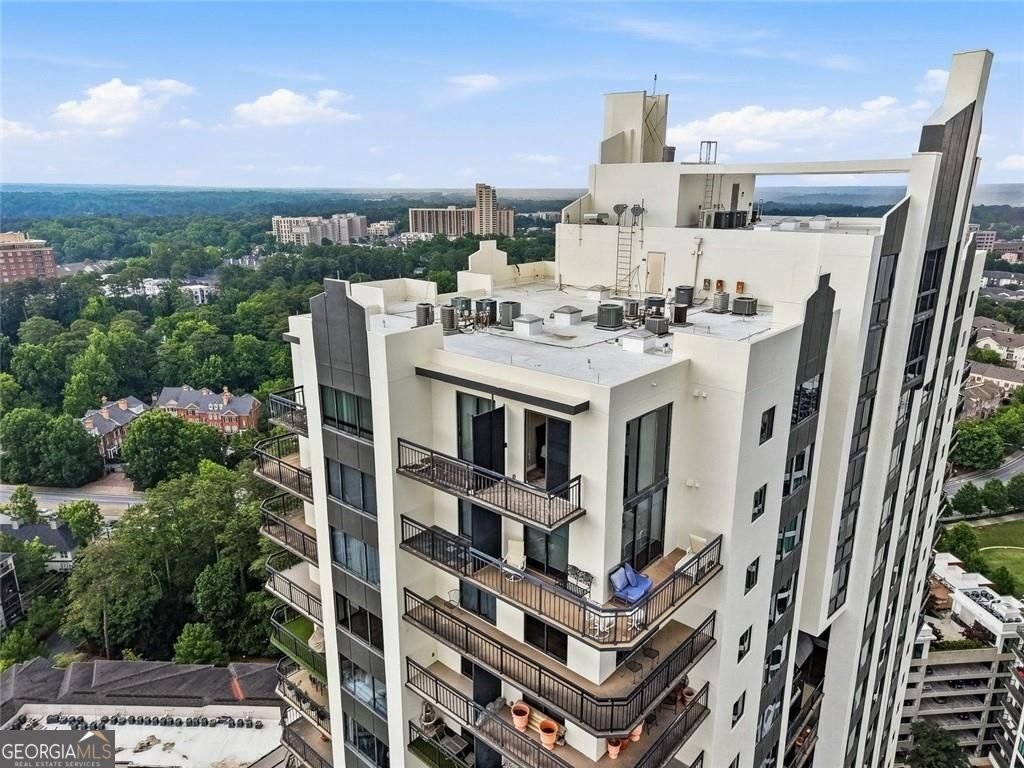 3481 Lakeside Drive Atlanta - main photo