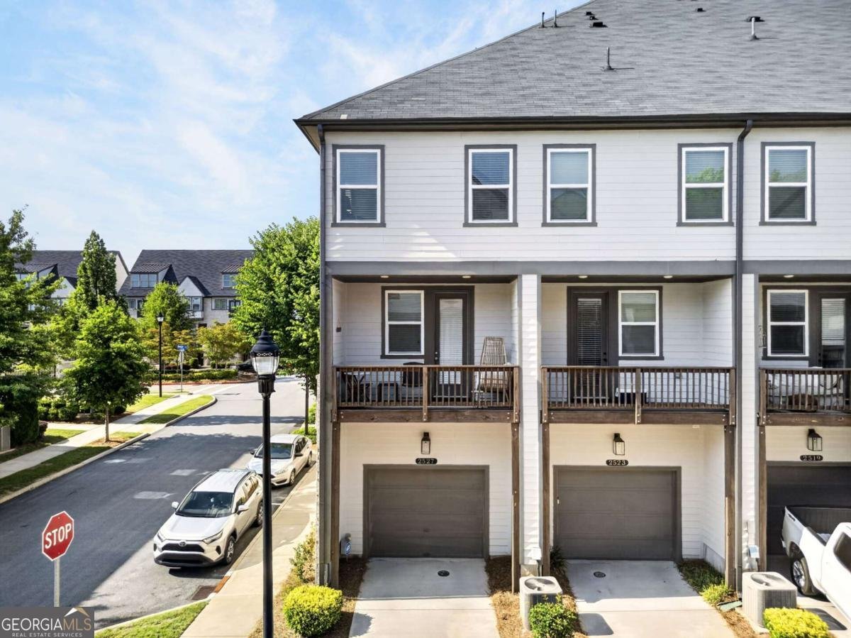 2527 Figaro Drive Atlanta - main photo