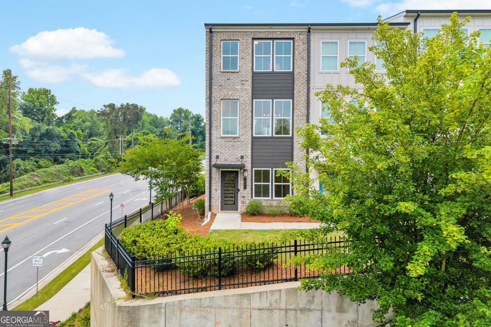 2651 Stream Terrace Atlanta - main photo