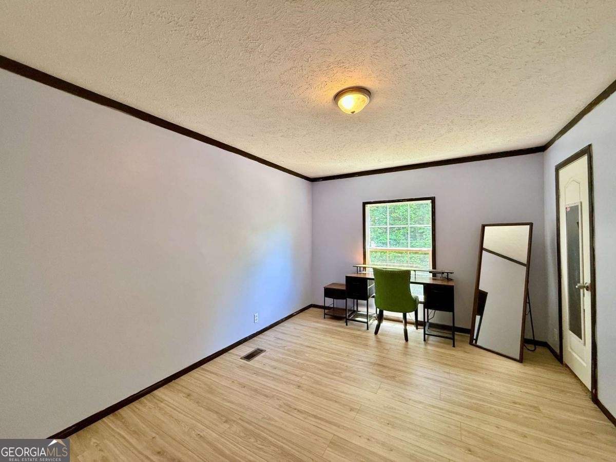 1048 Robin Hood Drive Murrayville - Photo 17