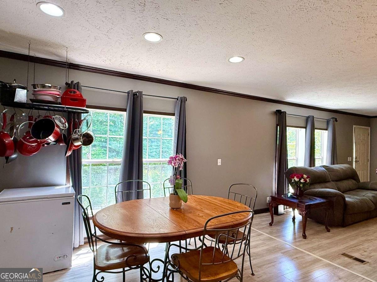 1048 Robin Hood Drive Murrayville - Photo 8