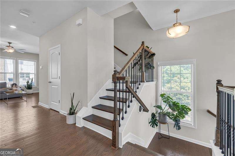 424 Montclair Court Woodstock - Photo 8