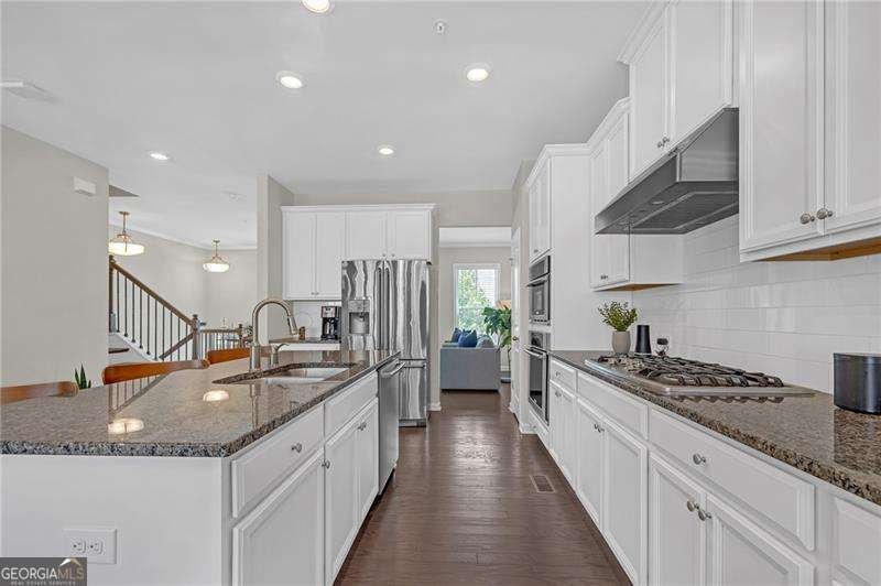 424 Montclair Court Woodstock - Photo 9