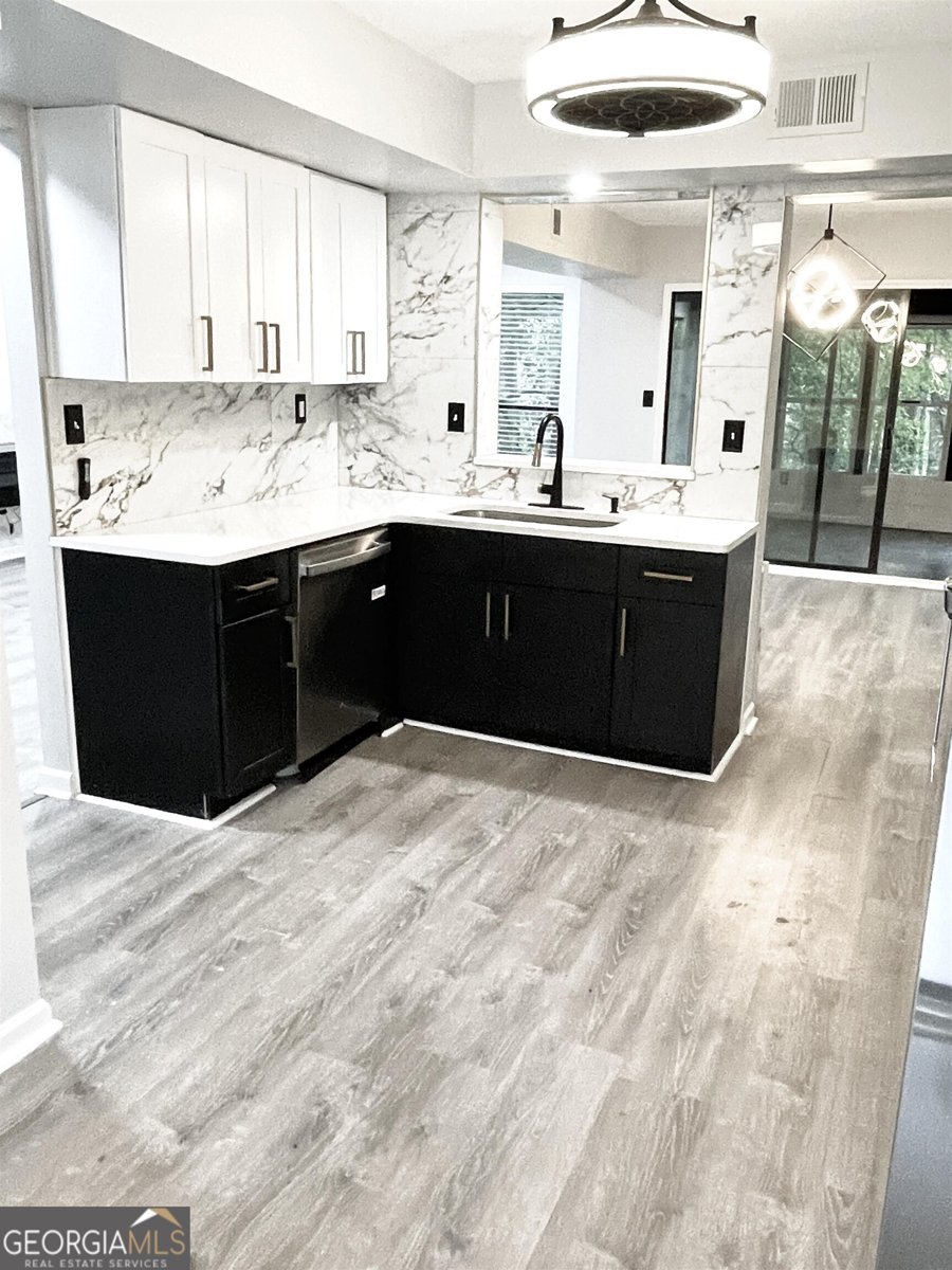1039 Mariners Court Stone Mountain - main photo