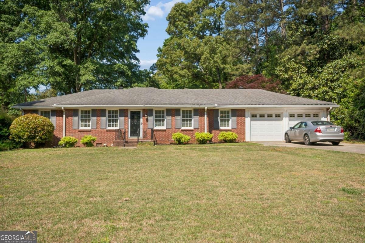 240 Gilbert Road Fayetteville - main photo