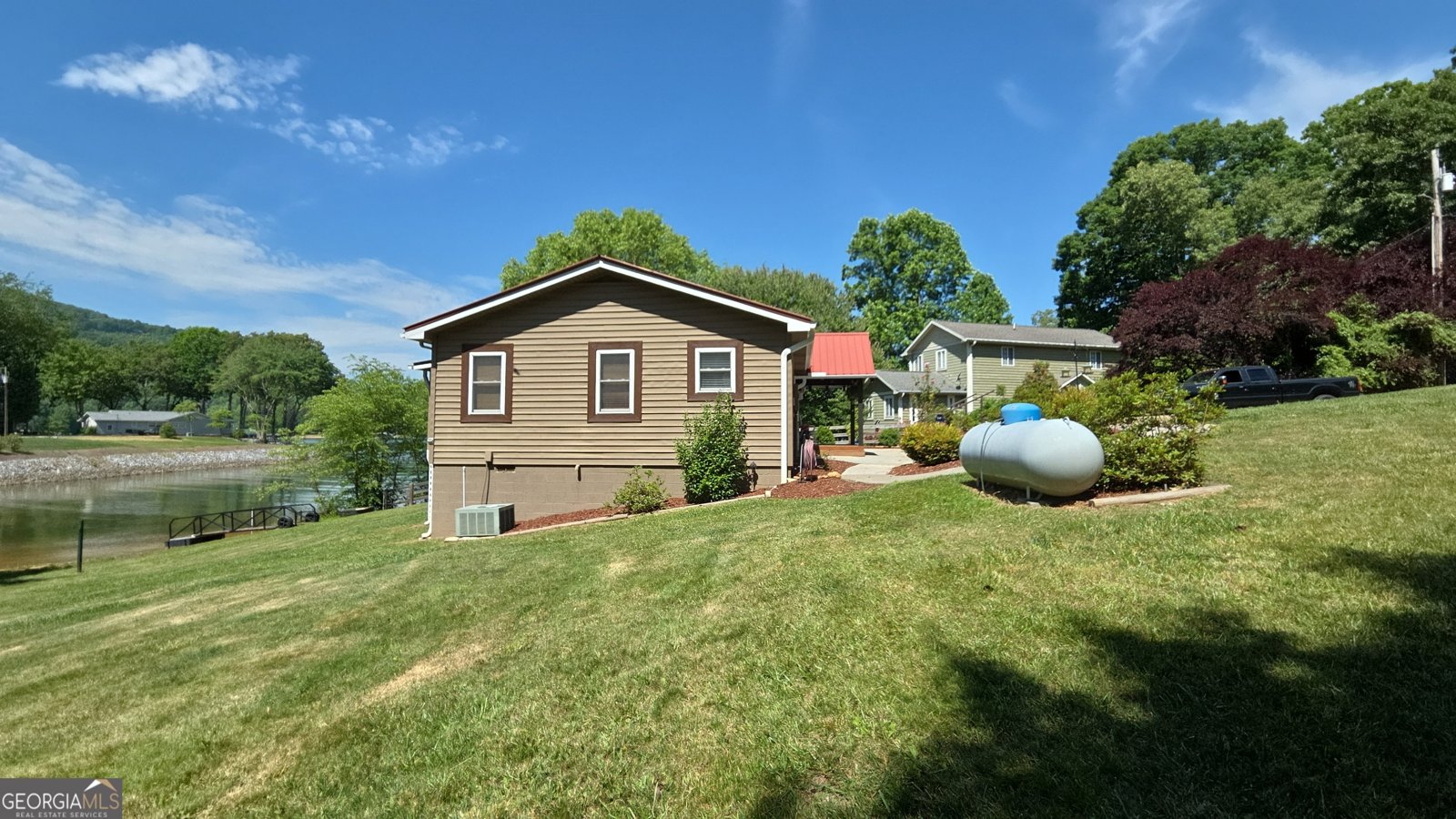1693 Chatuge Shores Road Hiawassee - Photo 8