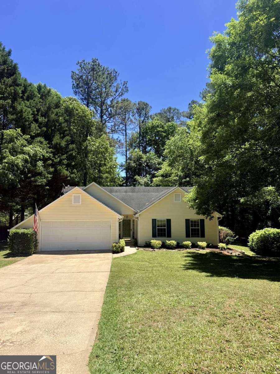176 Flagman Street Dawsonville - main photo