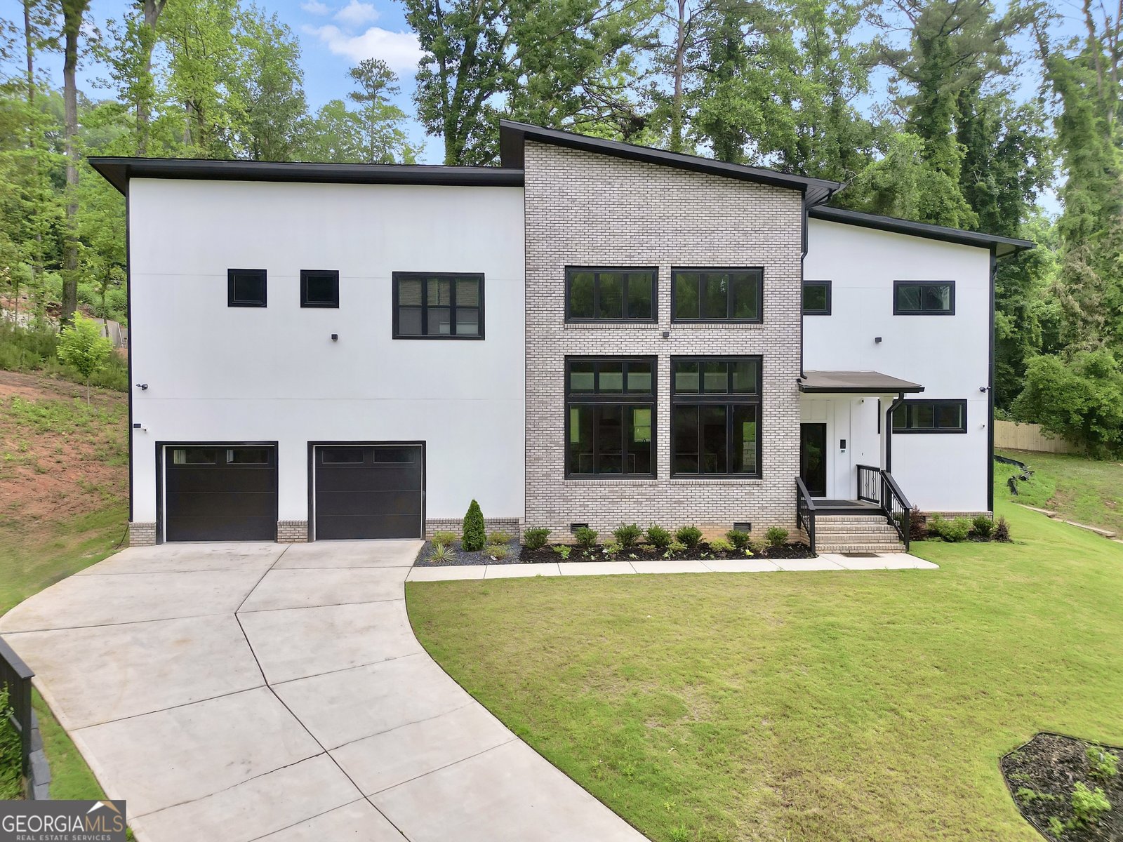 1192 Shore Drive Atlanta - main photo
