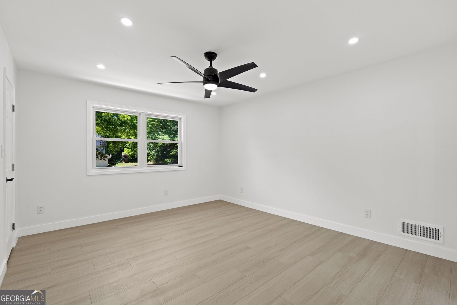 317 Lucan Way Riverdale - Photo 32