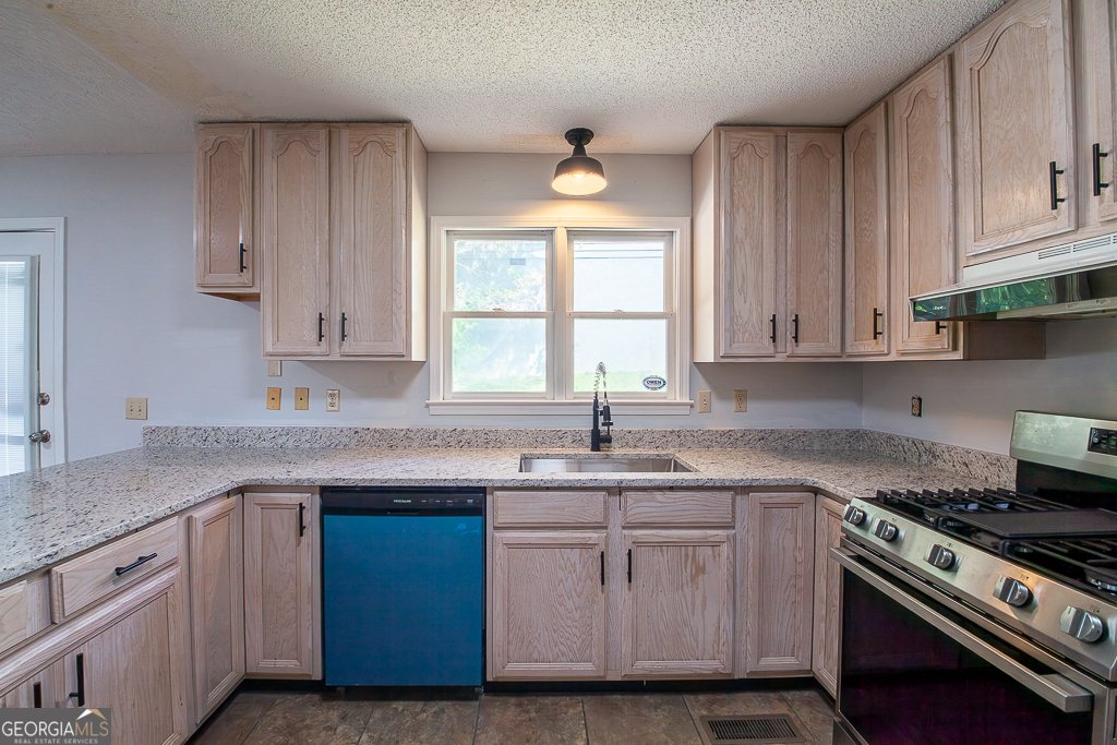 102 Lindsey Court Calhoun - Photo 14