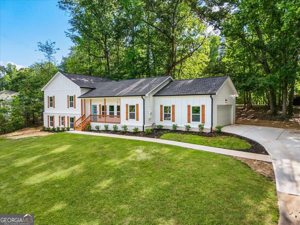 6885 Silver Maple Trail Fairburn - main photo
