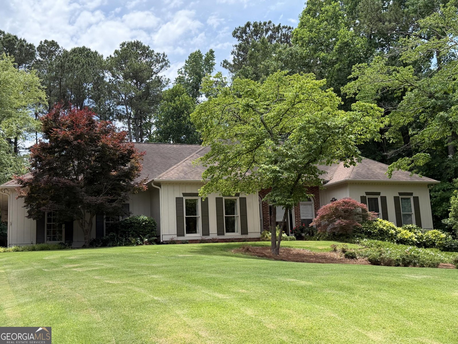 216 Ashford Circle LaGrange - main photo