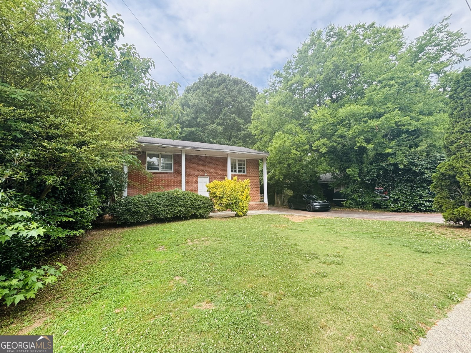 5925 Pinecreek Road Forest Park - main photo