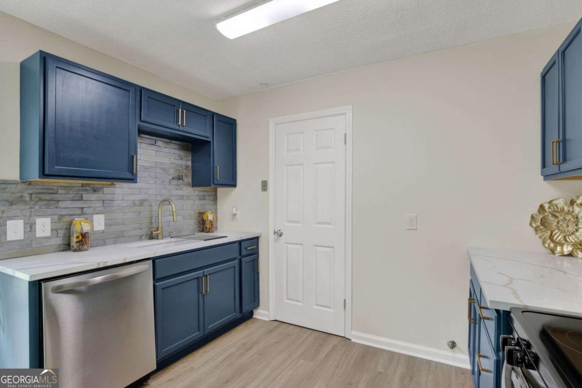 325 Forrest Avenue Savannah - Photo 11
