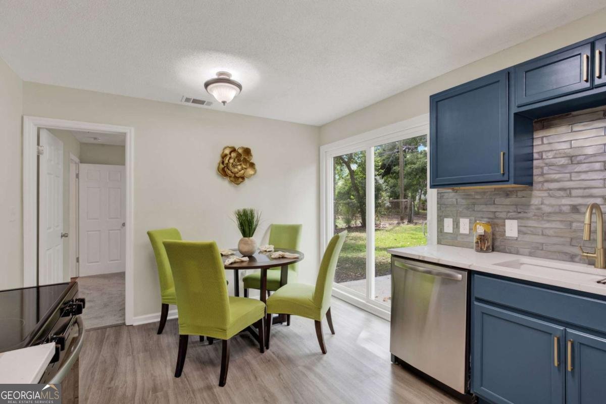 325 Forrest Avenue Savannah - Photo 14