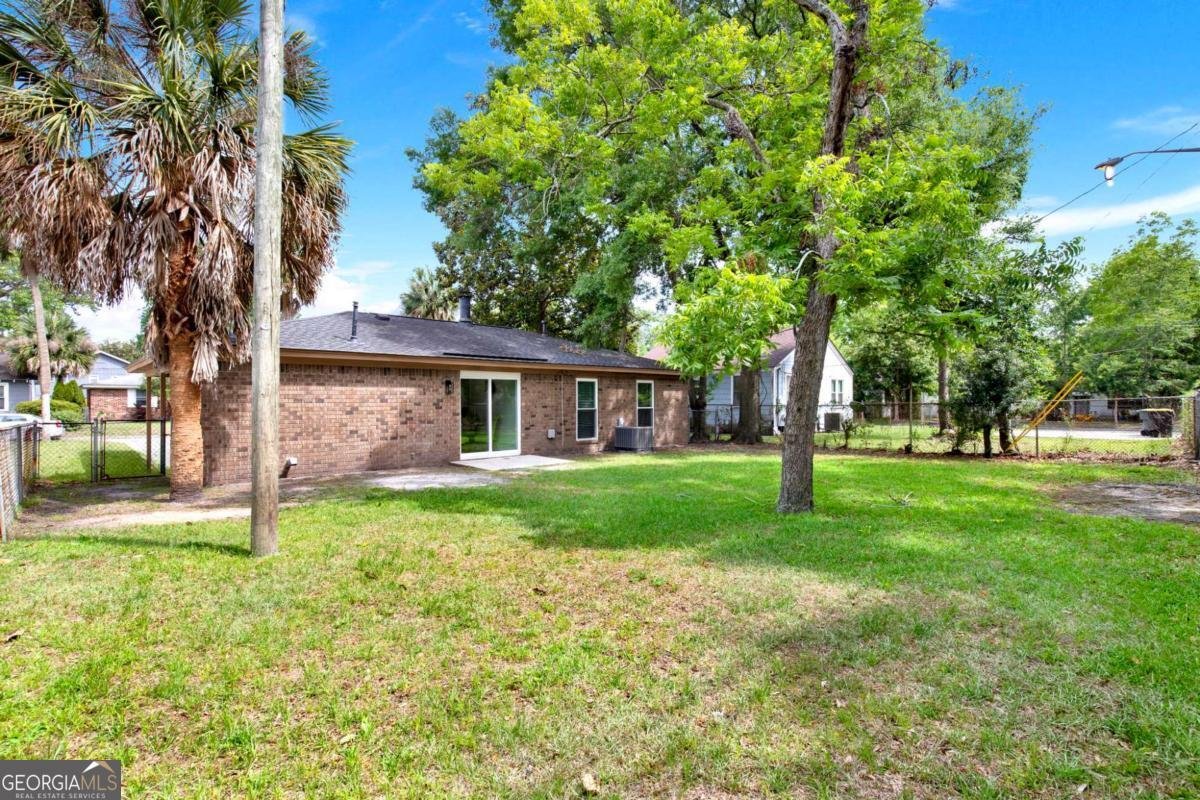 325 Forrest Avenue Savannah - Photo 29