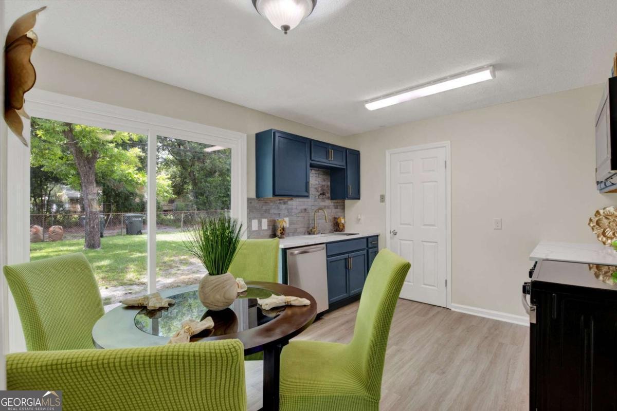 325 Forrest Avenue Savannah - Photo 9