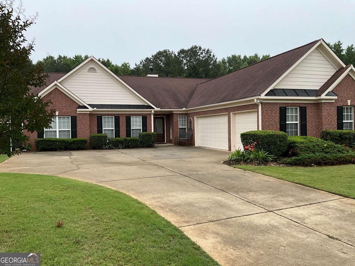 6237 Saddlehorse Drive Flowery Branch - main photo