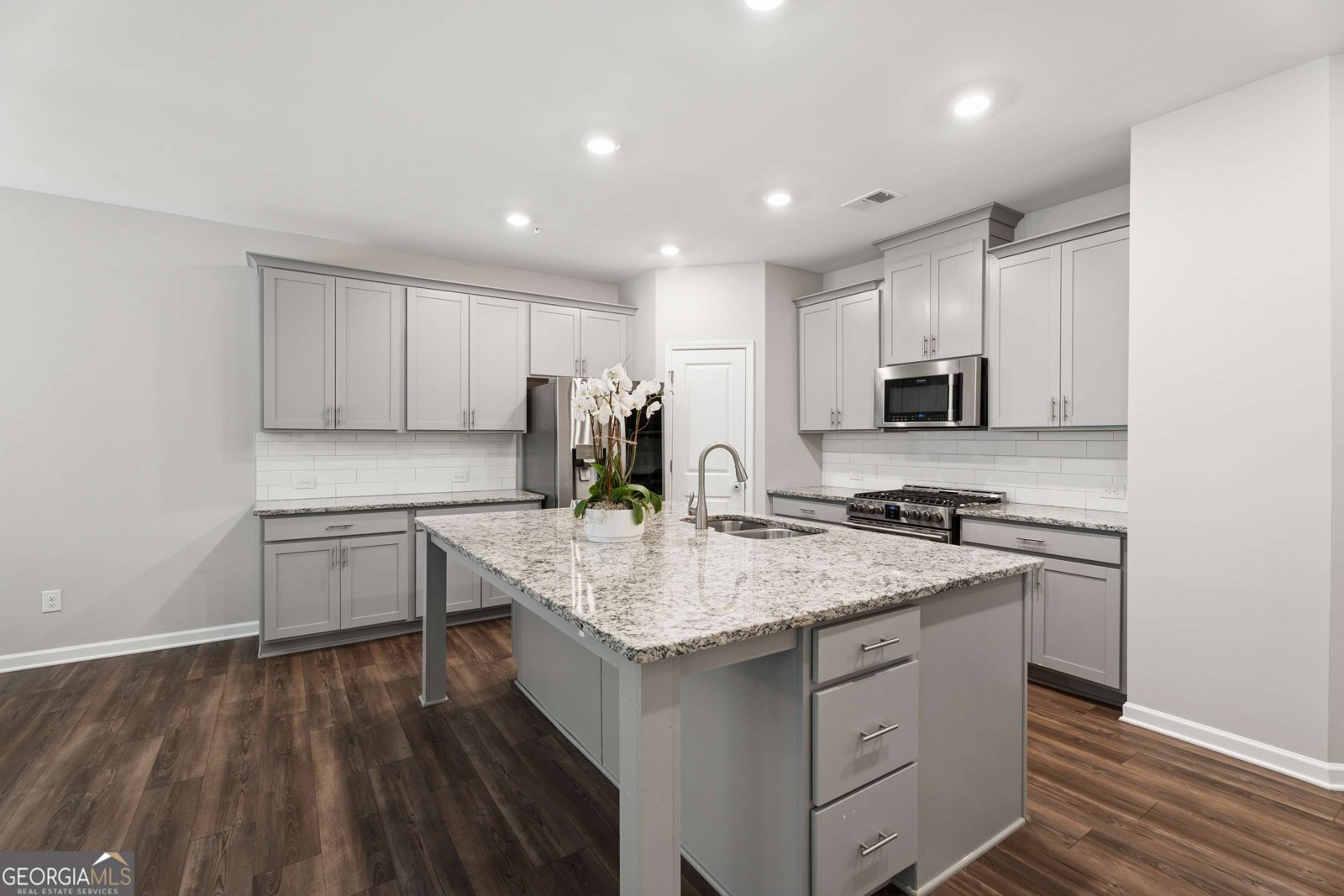 305 Duval Drive Alpharetta - Photo 10