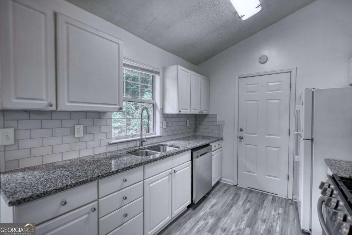 2119 Briar Glen Lane Atlanta - Photo 11